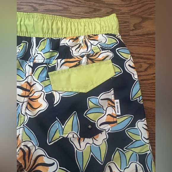 SVRN Sovereign Code Swim Trunks Mens Flower Hawaiian Design Size Small - Picture 5 of 5